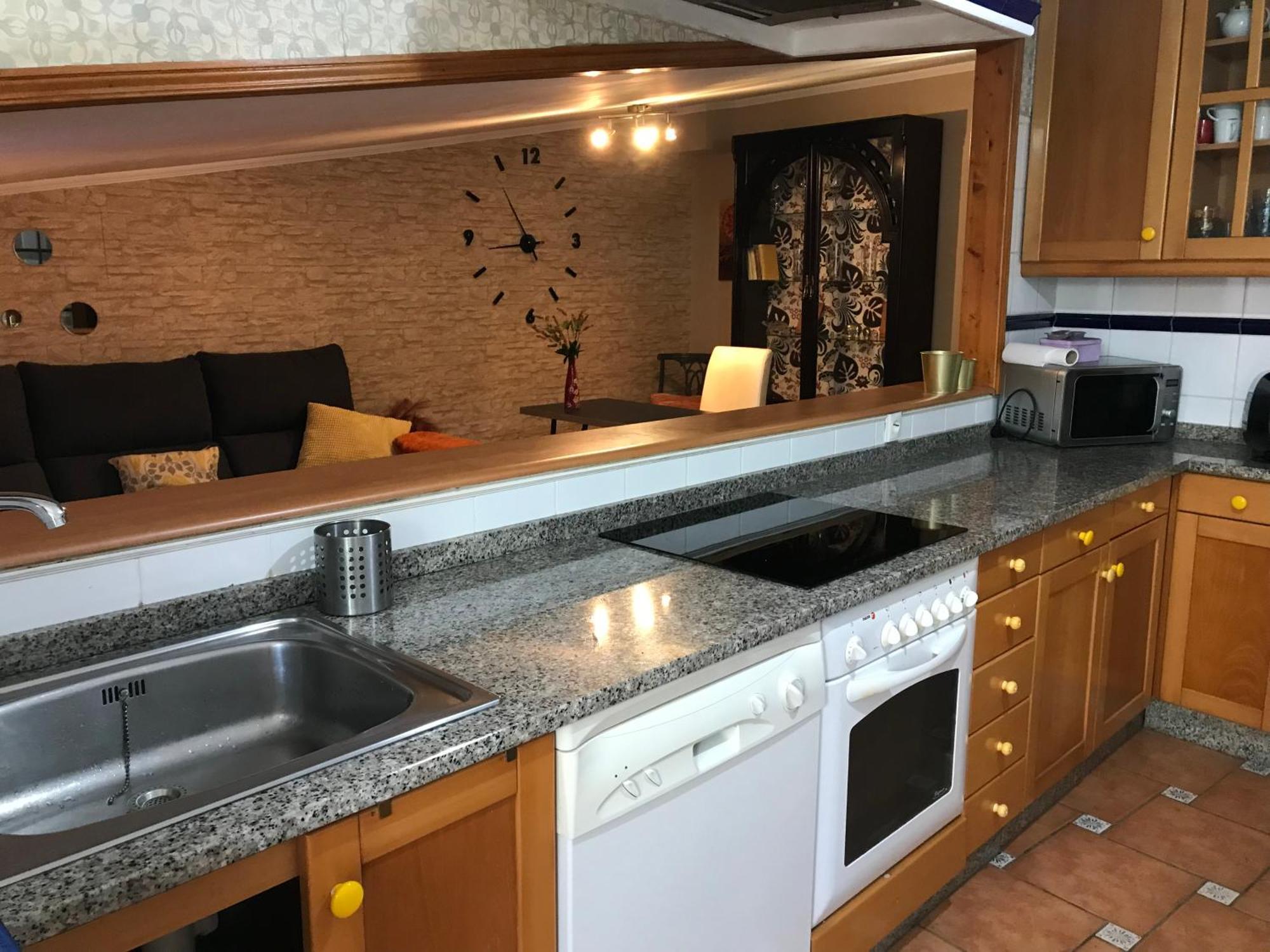 Apartamento Con Amplia Terraza Cerca Del Hospital Clinico سانتياغو دي كومبوستيلا المظهر الخارجي الصورة
