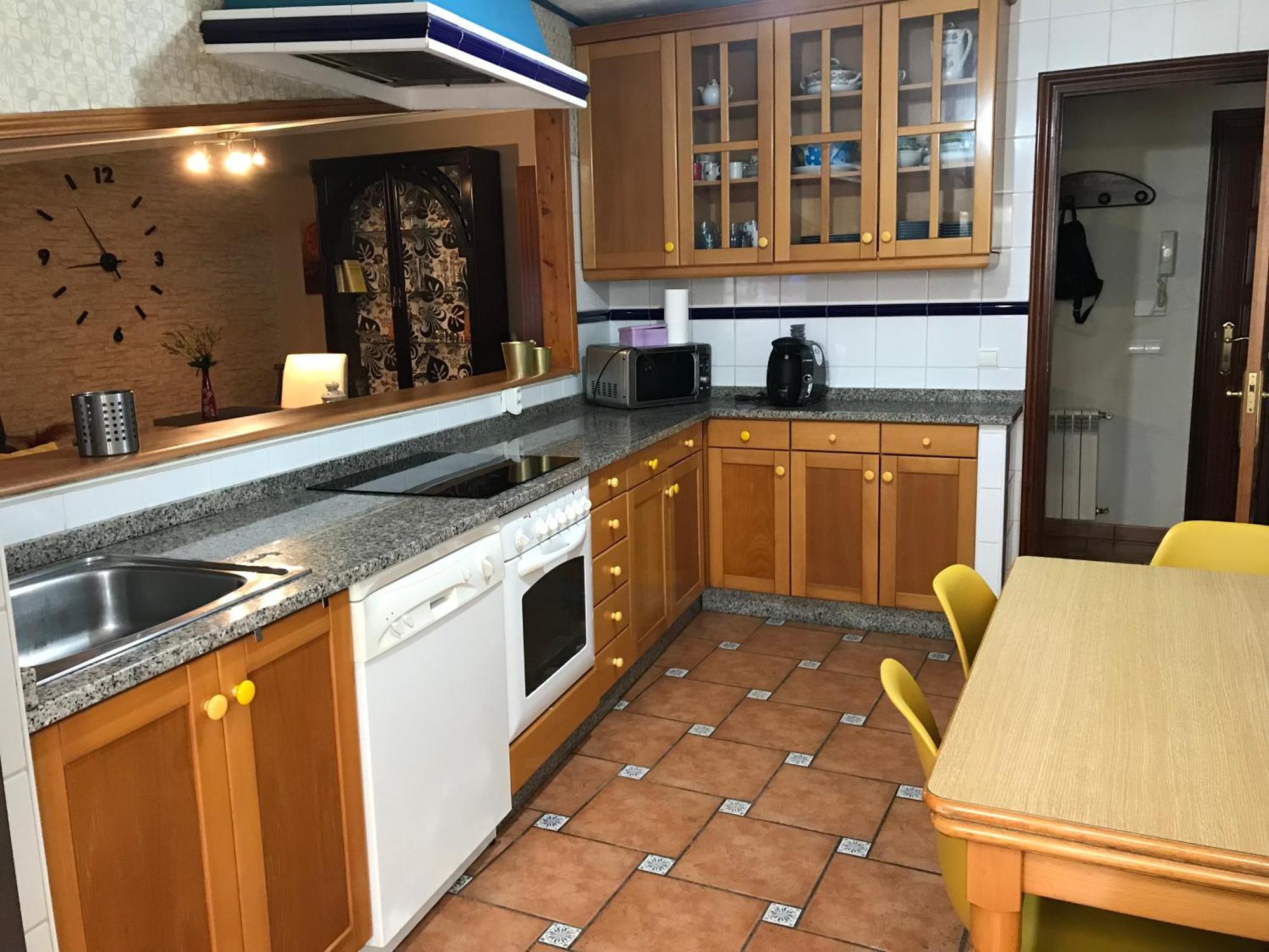 Apartamento Con Amplia Terraza Cerca Del Hospital Clinico سانتياغو دي كومبوستيلا المظهر الخارجي الصورة